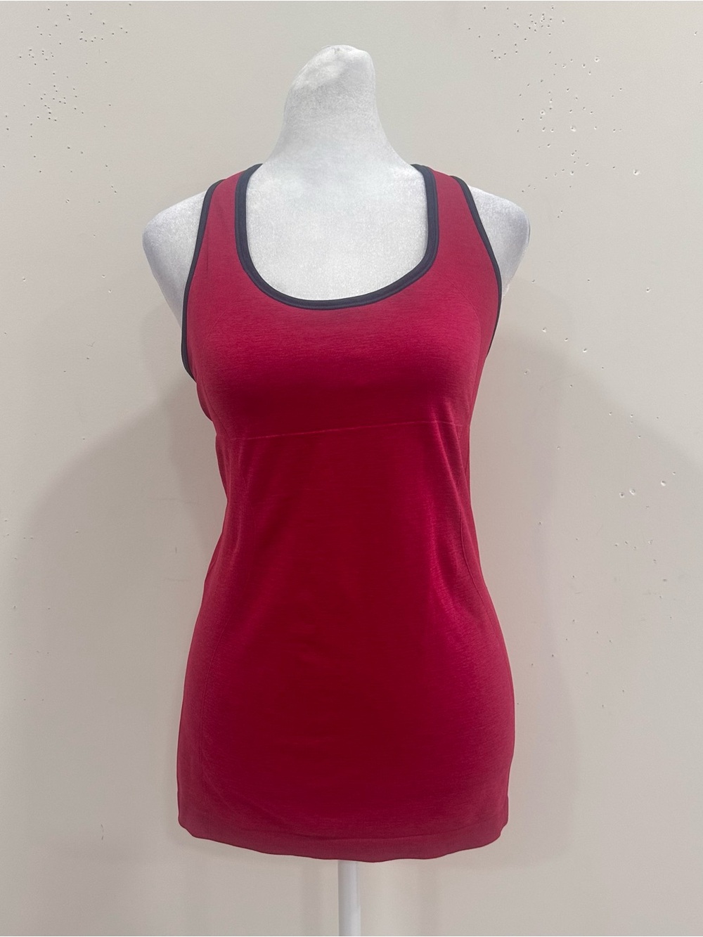 Lululemon Base layer tank top Sz 6 built sports tank top racer - Picture 1 of 6